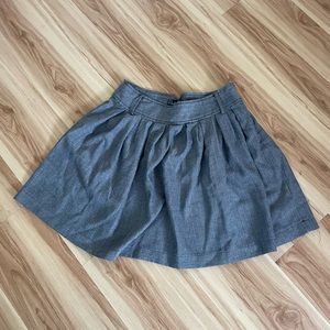 Preppy gray skirt